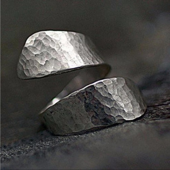 new Hammered Silver Adjustable Ring - Picture 1 of 5